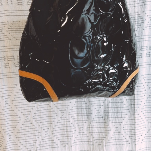 Coach embossed signature logo patent leather Peyton tote. - Picture 3 of 5